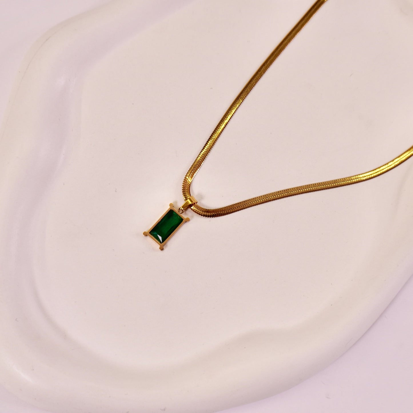 Esmeralda Snake Chain 🟩