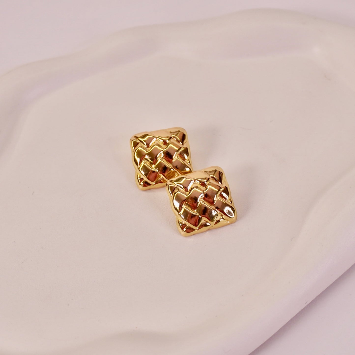 Monique earrings 🧶