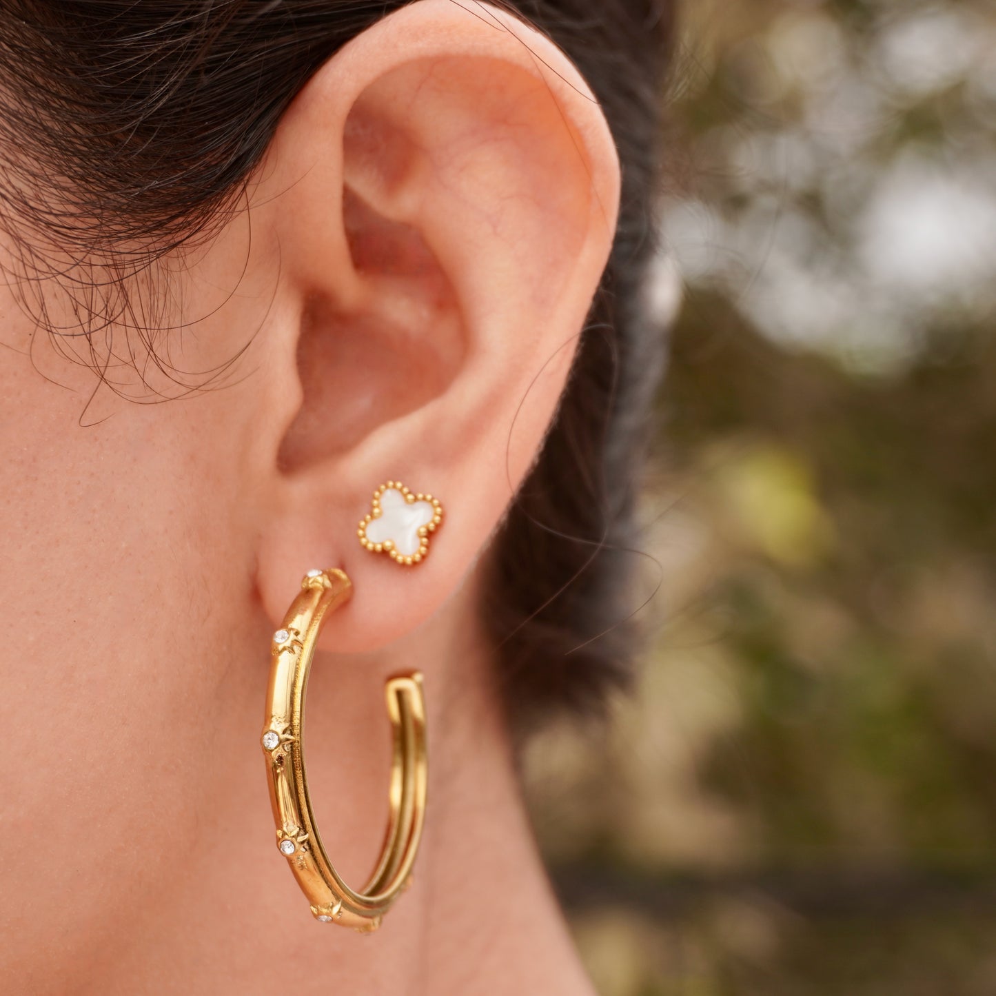 Priya studded hoops 💫