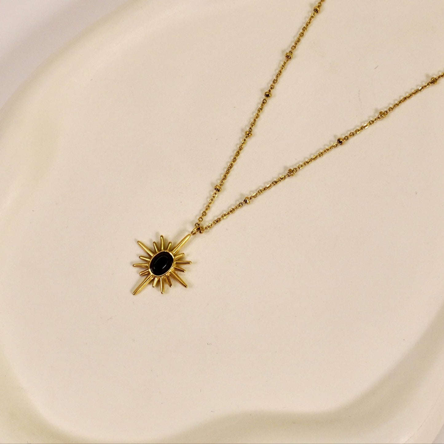 Solene Sun Pendant π