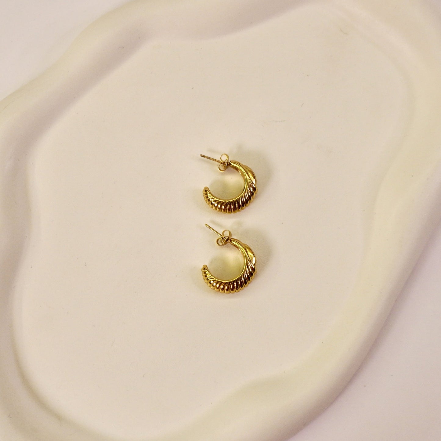 Reese earrings 🥠
