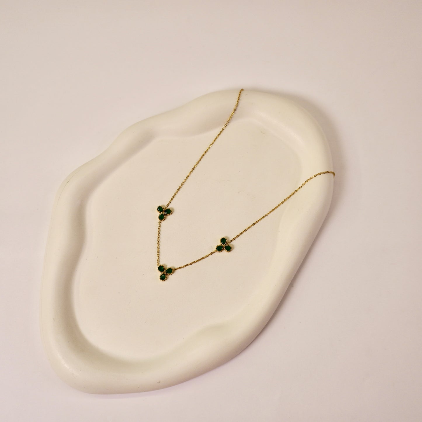 June necklace 🌿