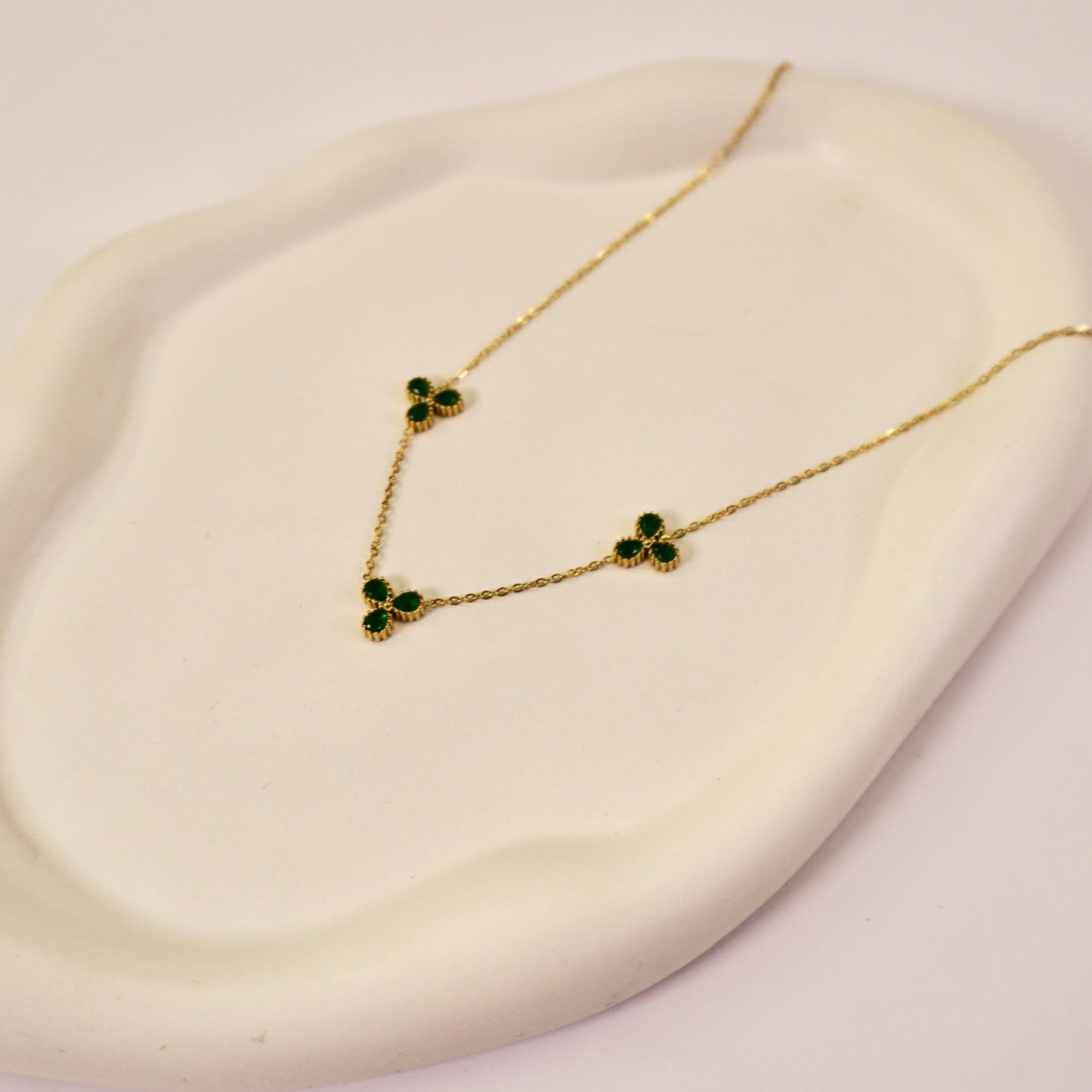 June necklace 🌿