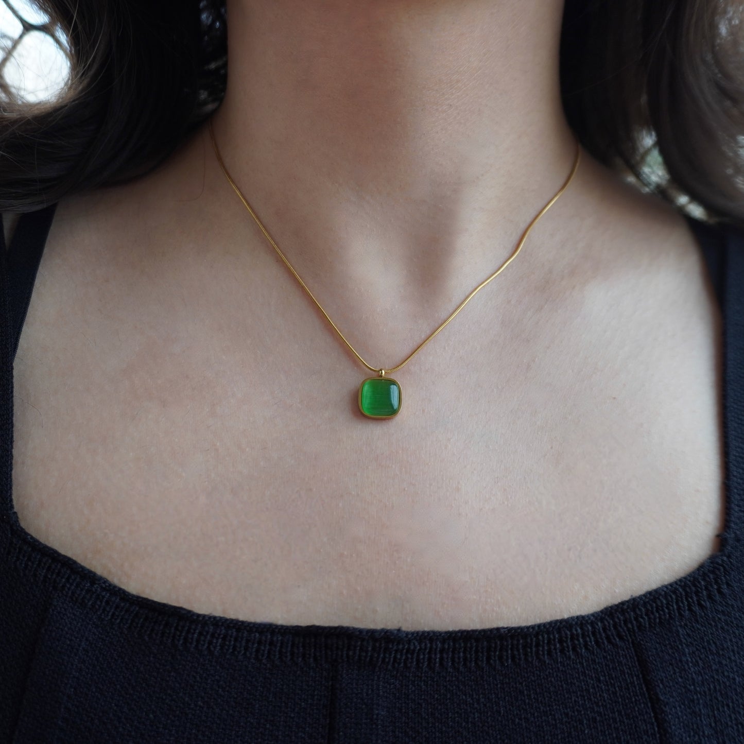 Vivienne Pendant 🟩