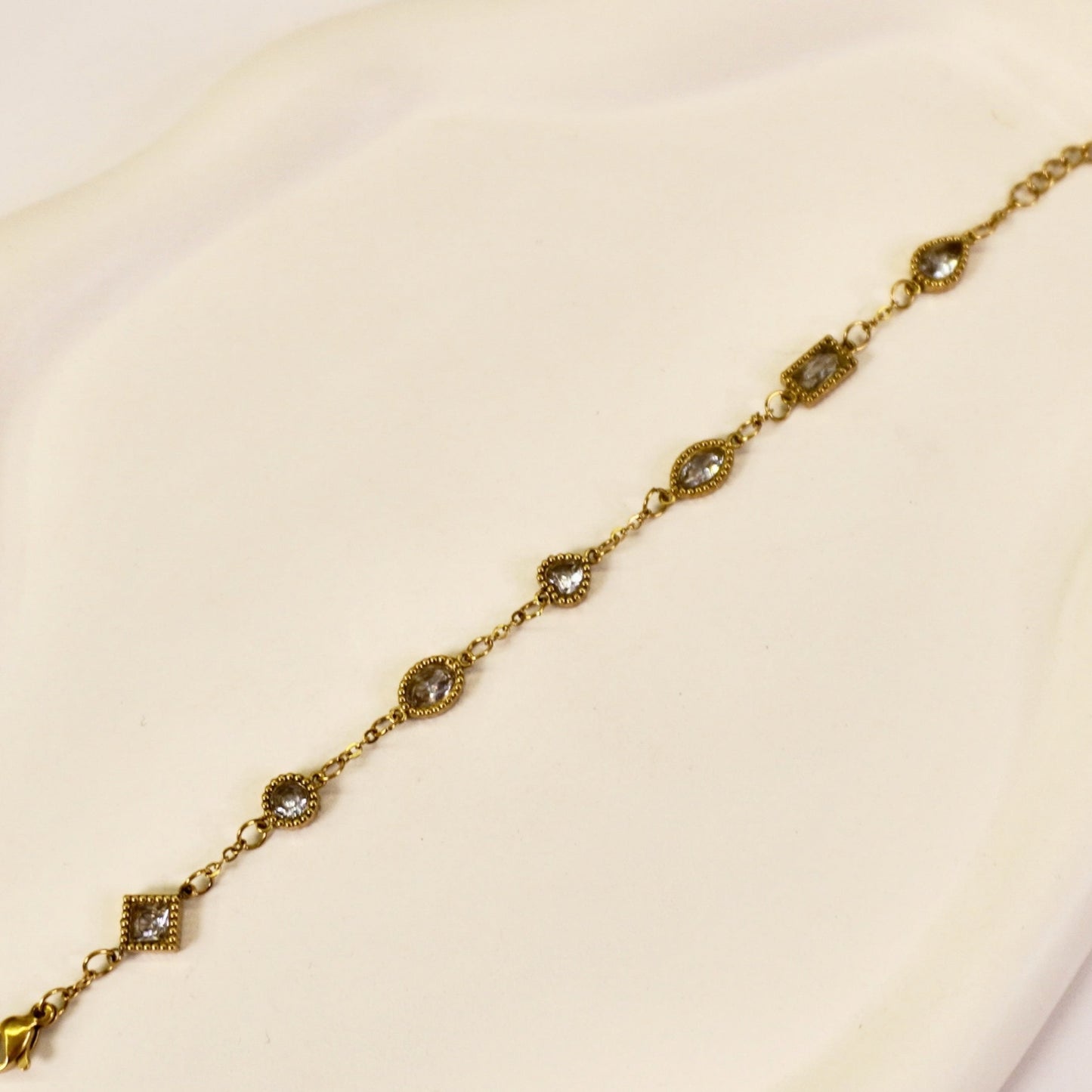 Clara bracelet 🧊