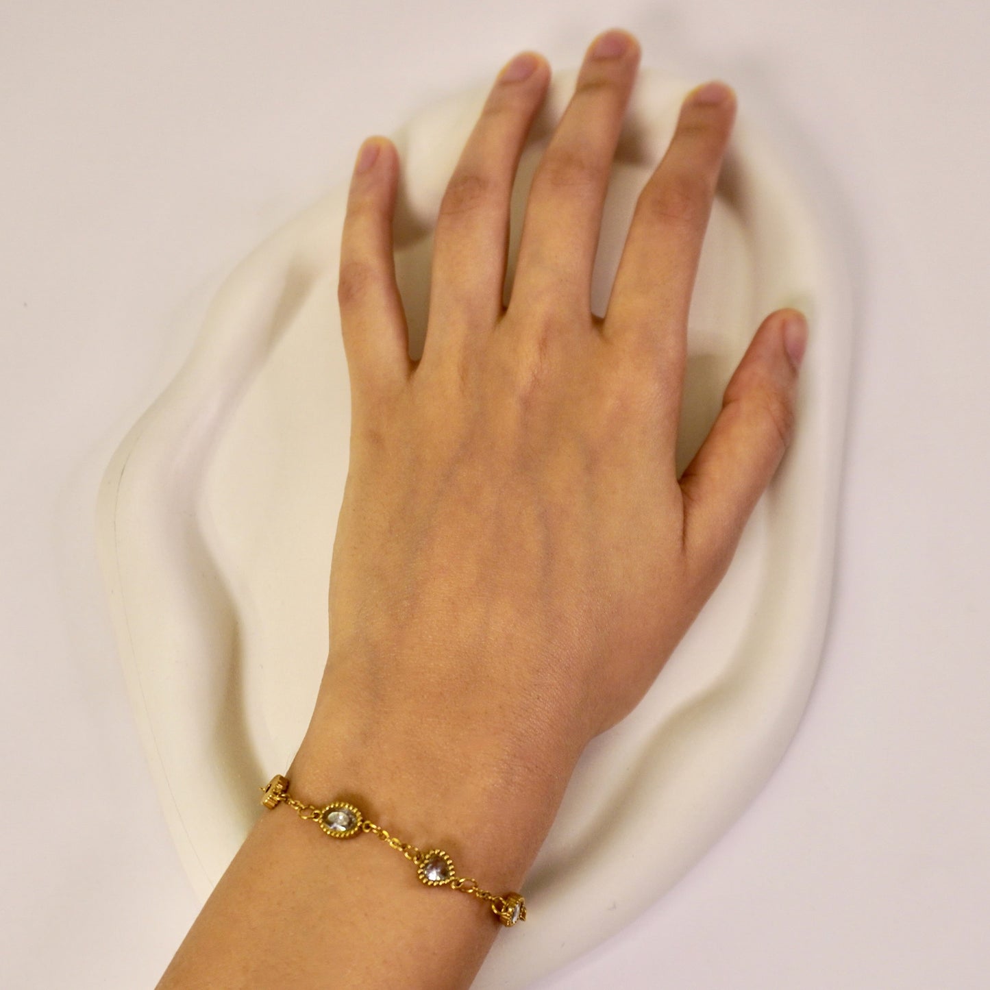 Clara bracelet 🧊