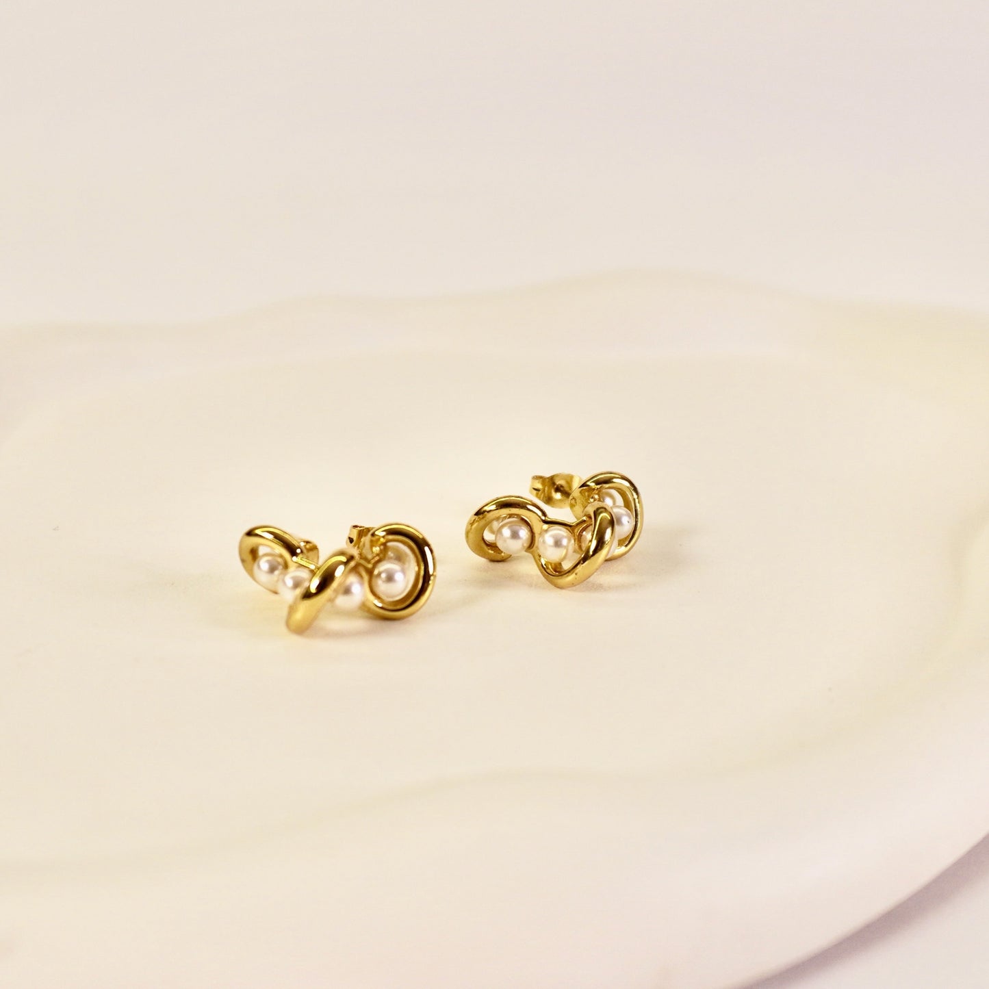 Renee earrings 🧬