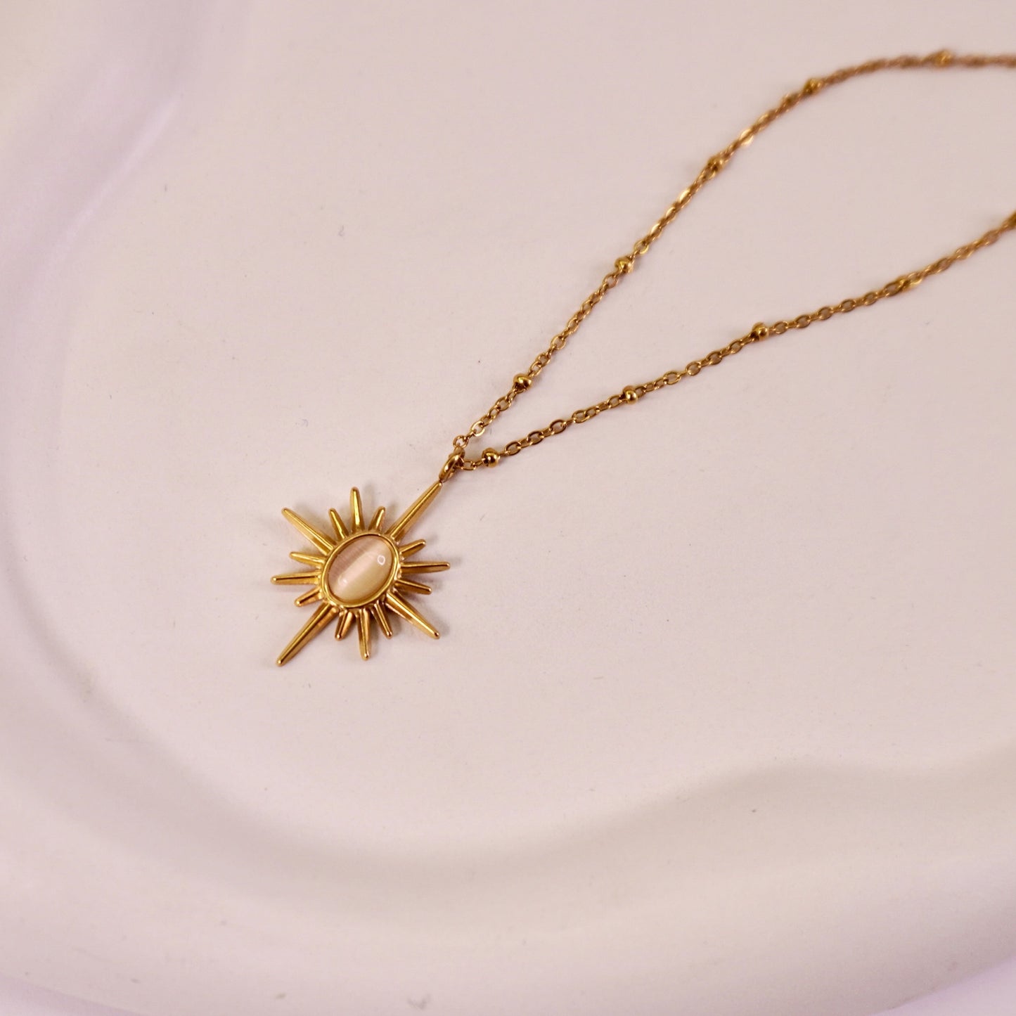 Solene Sun Pendant 🔆
