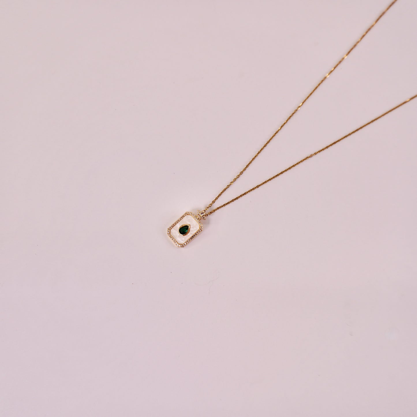 Esme Pendant 🀙