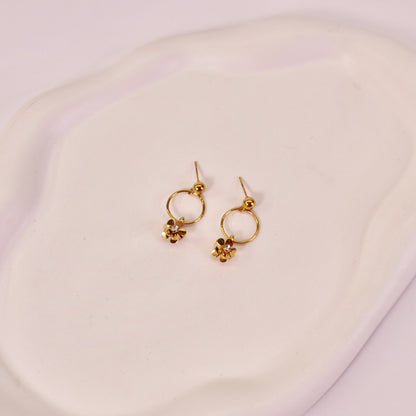 Meera Earrings 🌼