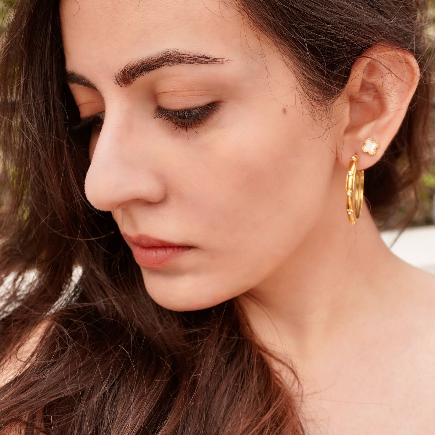 Priya studded hoops 💫