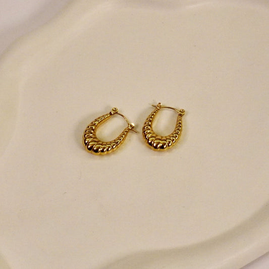 Leena Hoops Ω