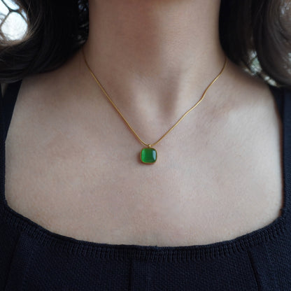 Vivienne Pendant 🟩