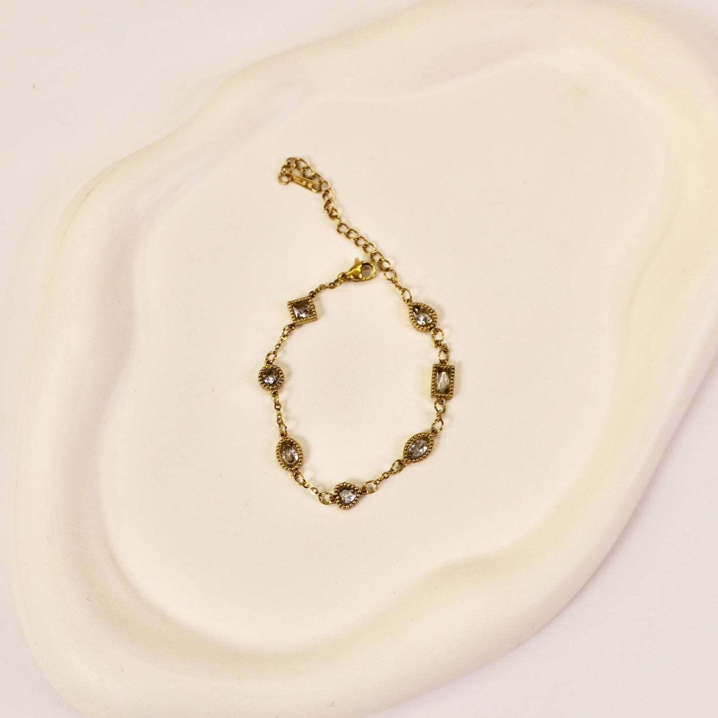 Clara bracelet 🧊