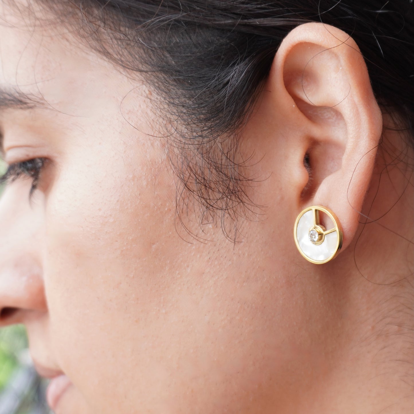 Malika earrings ⚪