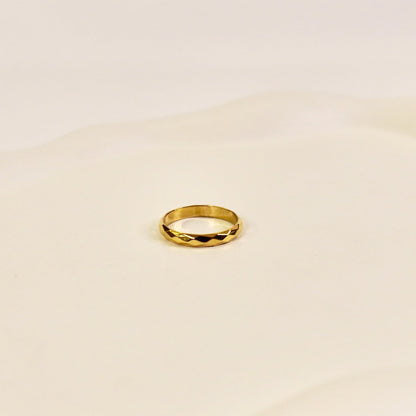 Tavisha ring ⬡