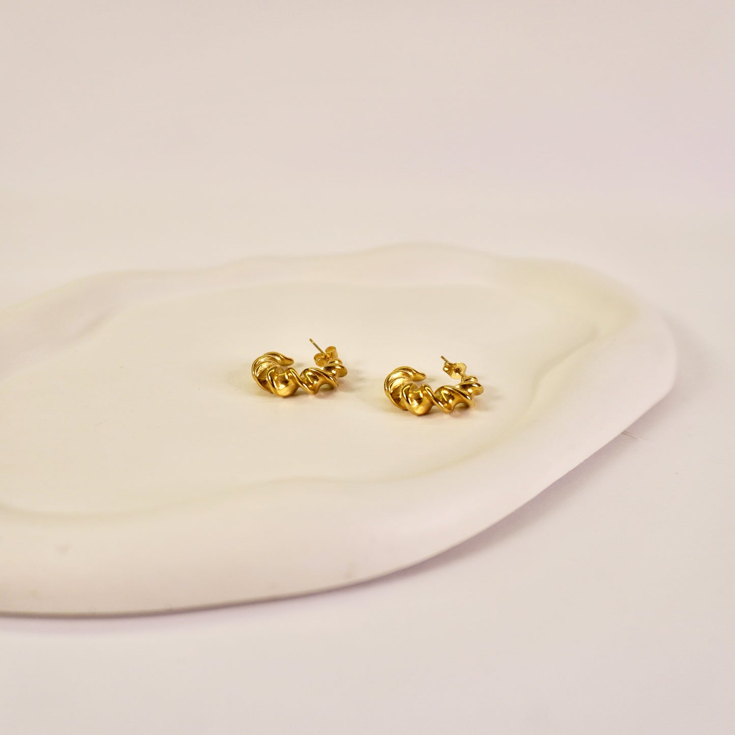 Camilla earrings 🧬