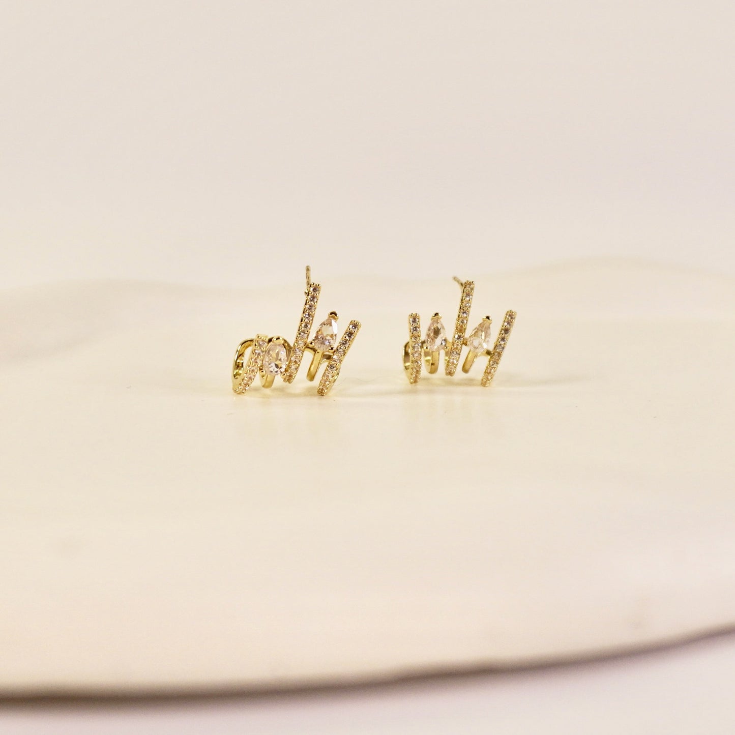 Madeline earrings 💫